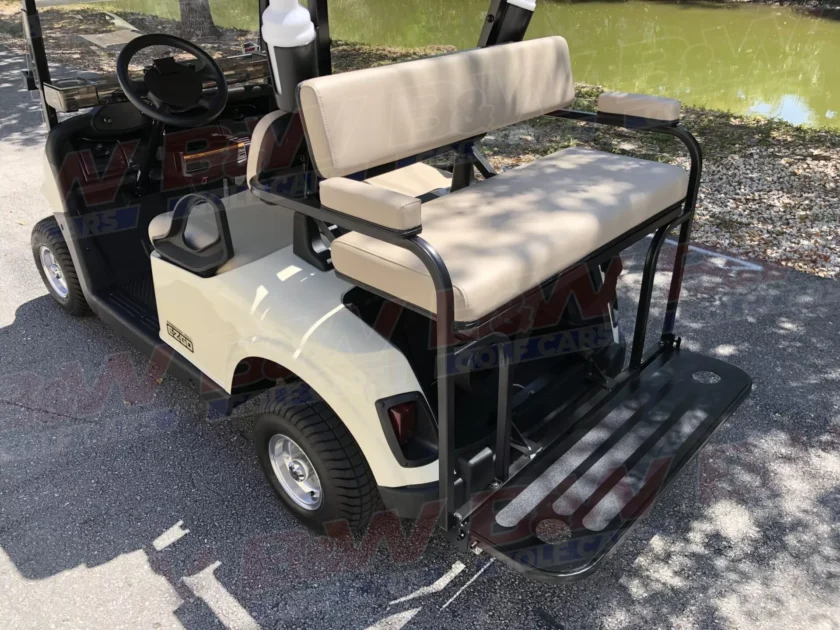 2018 E-Z-GO RXV - Image 3