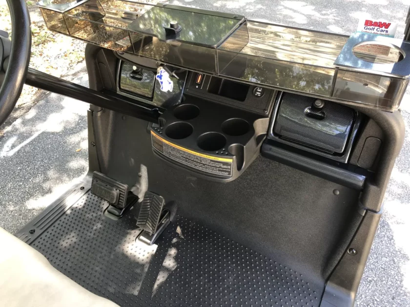 2018 E-Z-GO RXV - Image 6