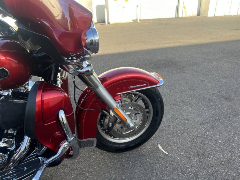2013 Harley-Davidson TRI GLIDE ULTRA CLASSIC® - Image 2