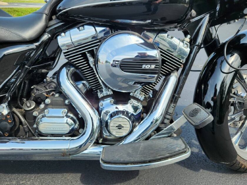2013 Harley-Davidson Road King® - Image 24