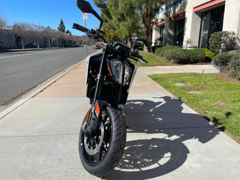 2023 KTM Sportbike Motorcycle 790 Duke - Image 3
