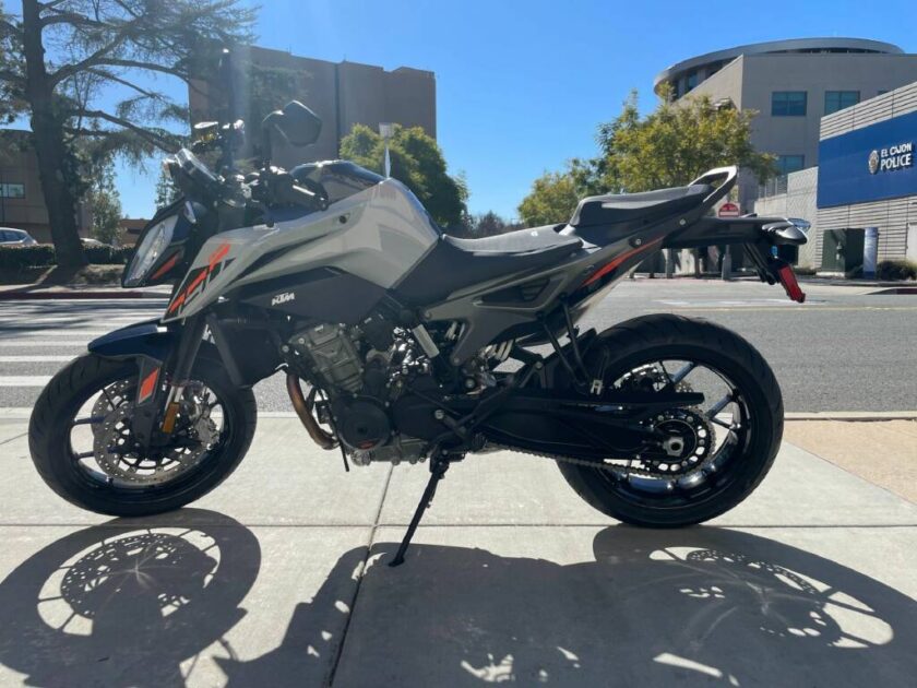2023 KTM Sportbike Motorcycle 790 Duke - Image 4
