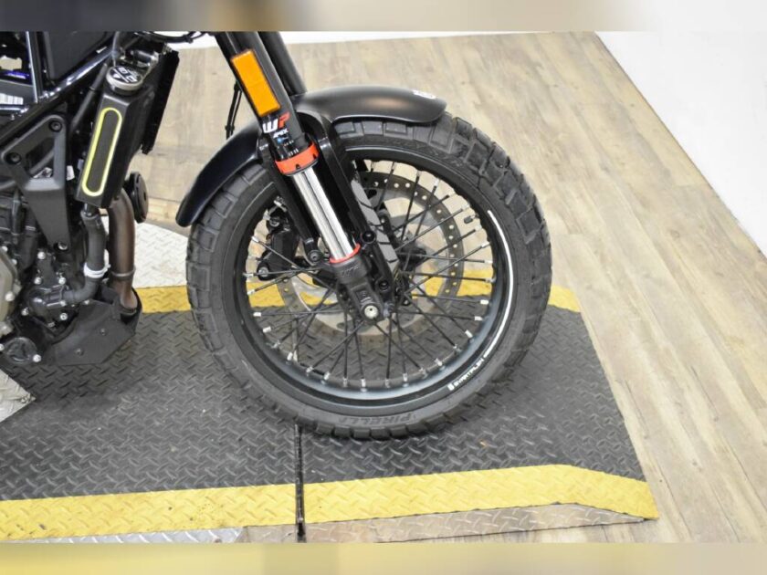2023 Husqvarna Svartpilen 401 - Image 21