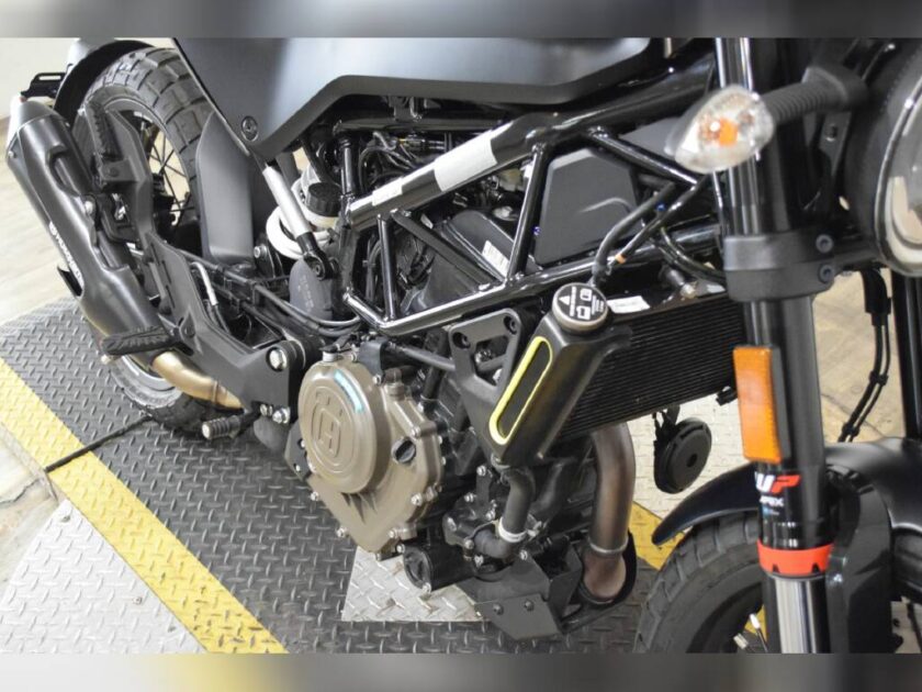 2023 Husqvarna Svartpilen 401 - Image 15