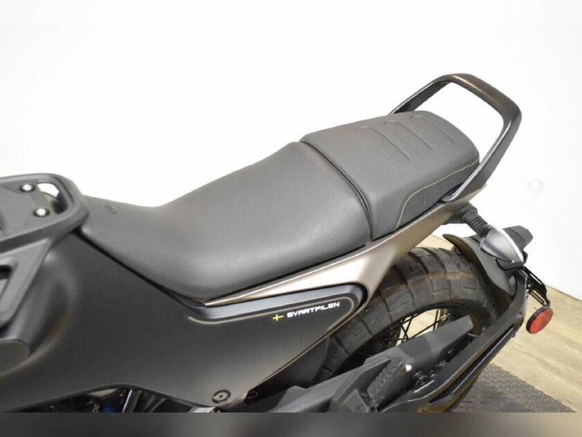 2023 Husqvarna Svartpilen 401 - Image 16