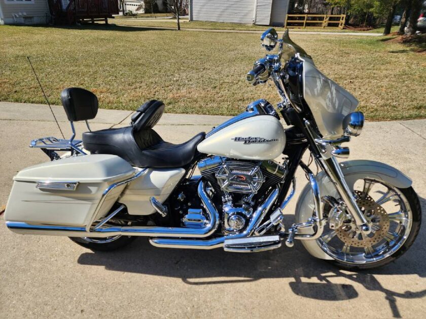 2015 Harley-Davidson Street Glide - Image 13