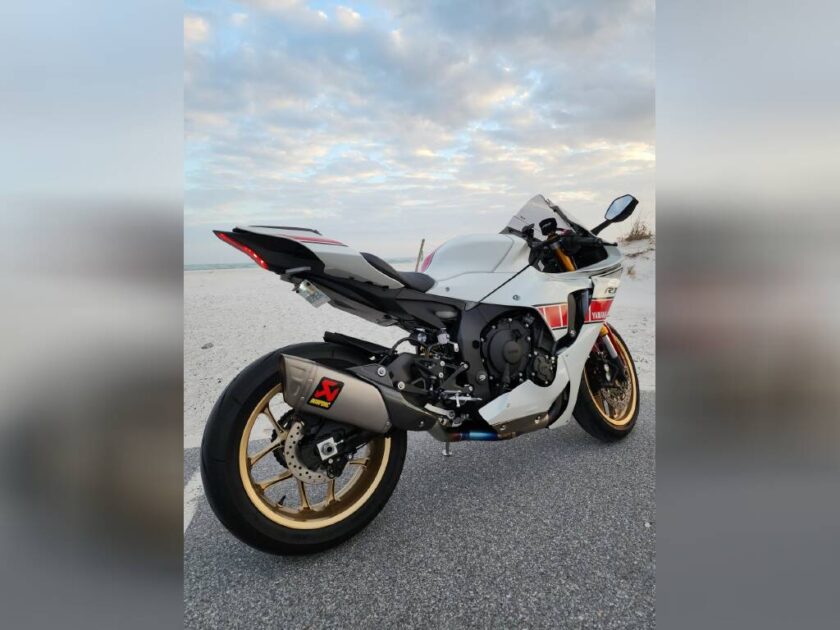 2022 Yamaha YZF R1 WORLD GP 60TH ANNIVERSARY EDITION - Image 3