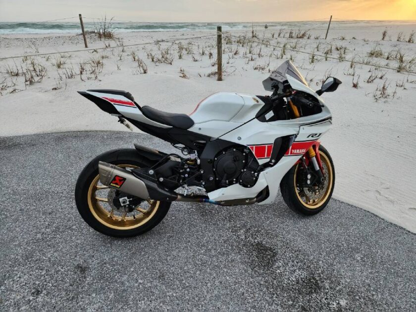 2022 Yamaha YZF R1 WORLD GP 60TH ANNIVERSARY EDITION - Image 4