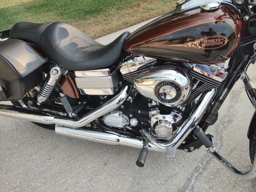 2009 Harley-Davidson DYNA LOW RIDER - Image 17