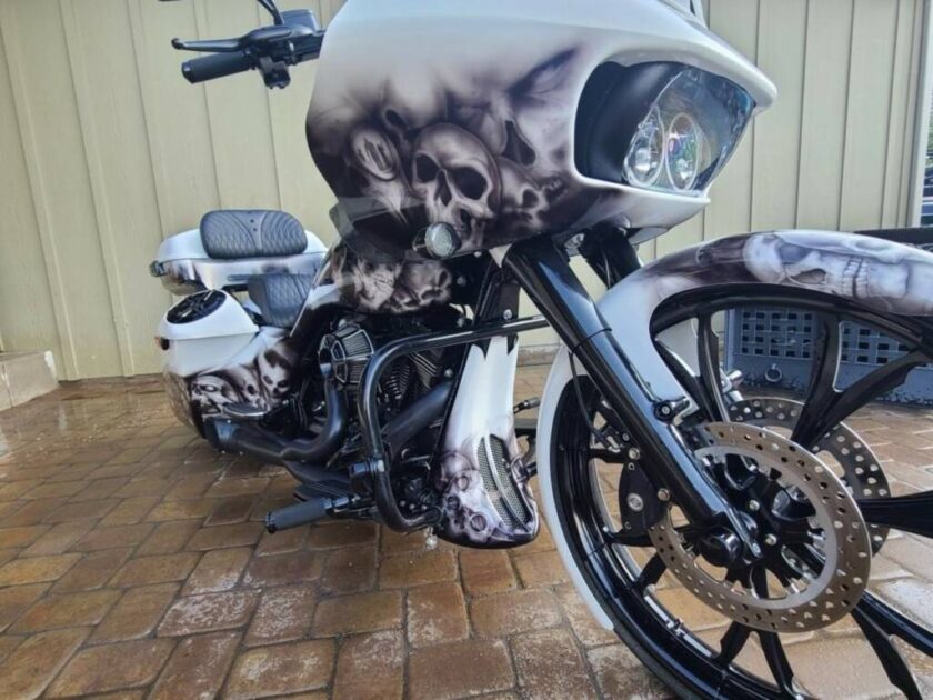 2016 Harley-Davidson ROAD GLIDE® CUSTOM - Image 5