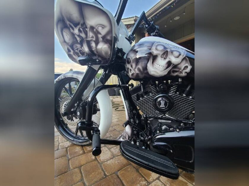 2016 Harley-Davidson ROAD GLIDE® CUSTOM - Image 14