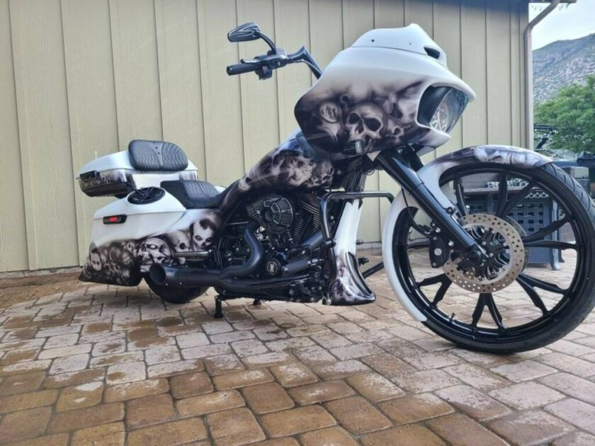2016 Harley-Davidson ROAD GLIDE® CUSTOM - Image 15