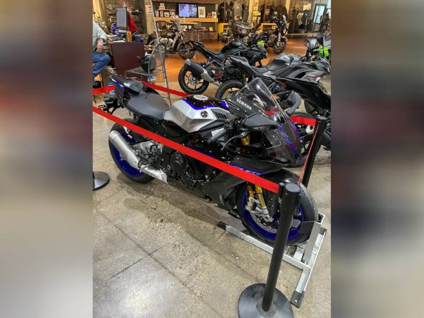 2022 Yamaha YZF R1M - Image 4