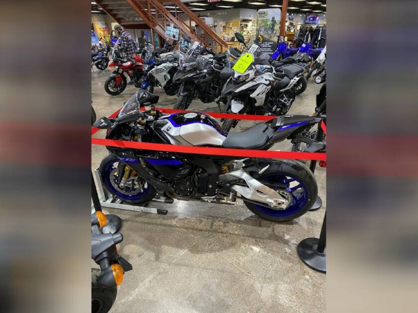 2022 Yamaha YZF R1M - Image 2