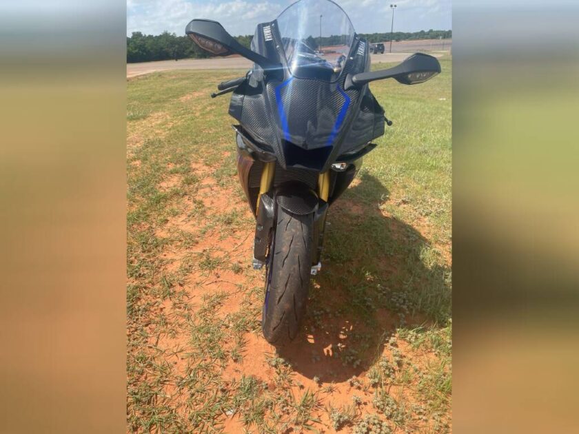 2022 Yamaha YZF R1M - Image 8