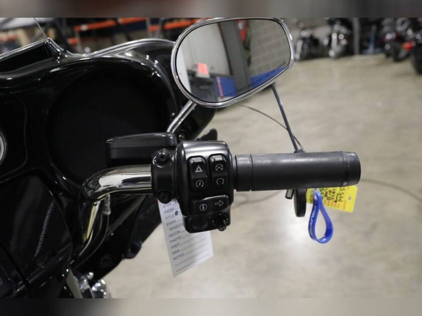 2017 Harley-Davidson Electra Glide Ultra Limited - Image 19