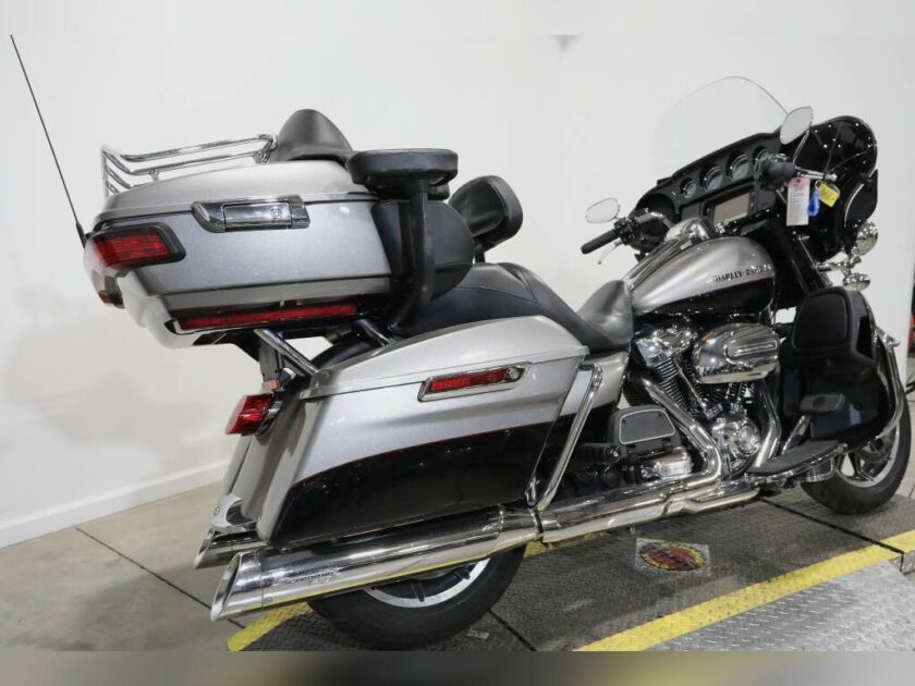 2017 Harley-Davidson Electra Glide Ultra Limited - Image 10