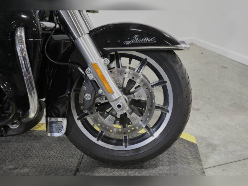 2017 Harley-Davidson Electra Glide Ultra Limited - Image 3