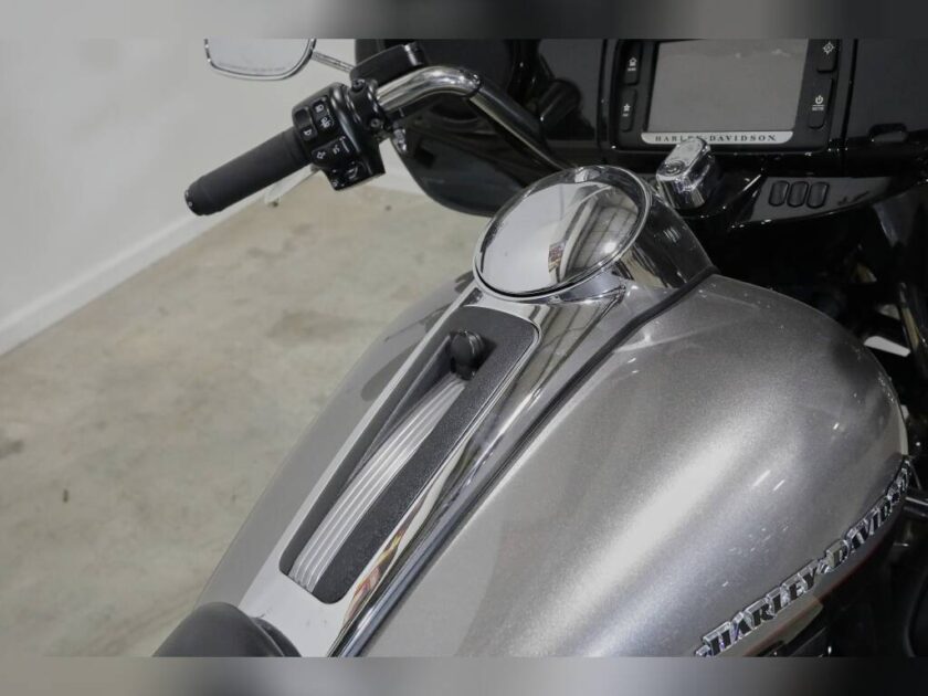 2017 Harley-Davidson Electra Glide Ultra Limited - Image 6