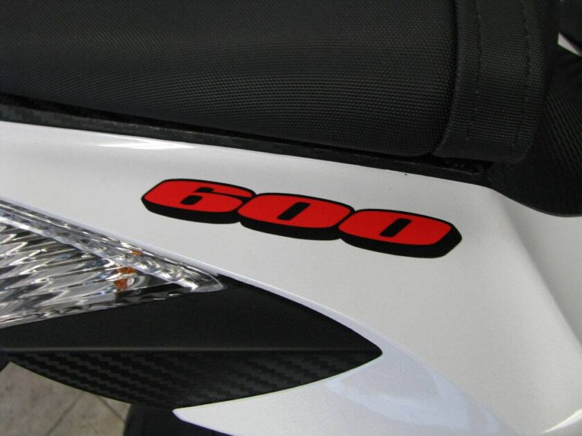 2023 Suzuki Sportbike Motorcycle GSX-R600 - Image 9