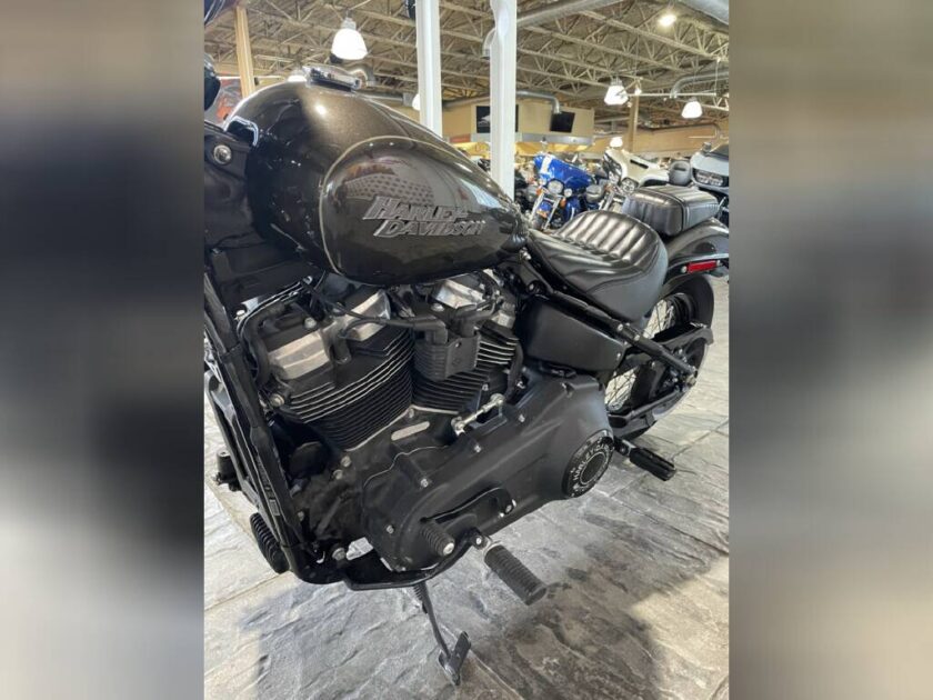 2020 Harley-Davidson® Street Bob® - Image 7