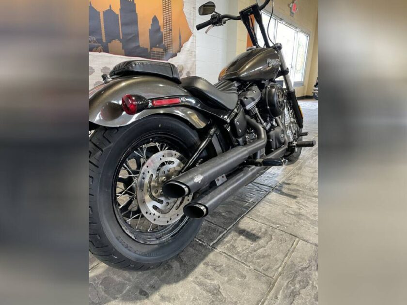 2020 Harley-Davidson® Street Bob® - Image 13