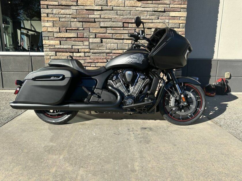2023 Indian Motorcycle® Challenger® Dark Horse® Black Smoke