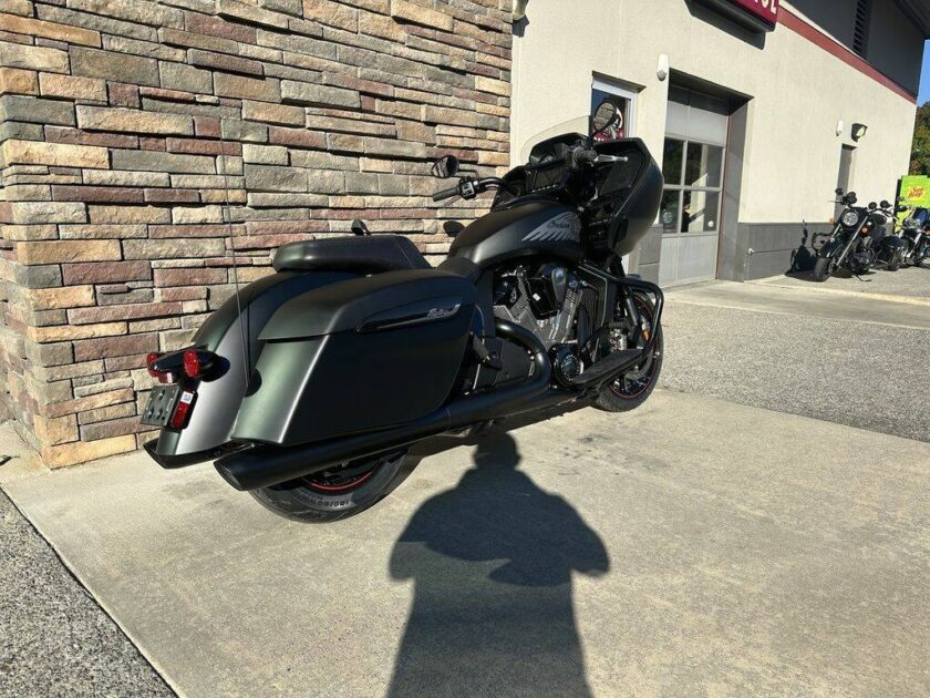 2023 Indian Motorcycle® Challenger® Dark Horse® Black Smoke - Image 6