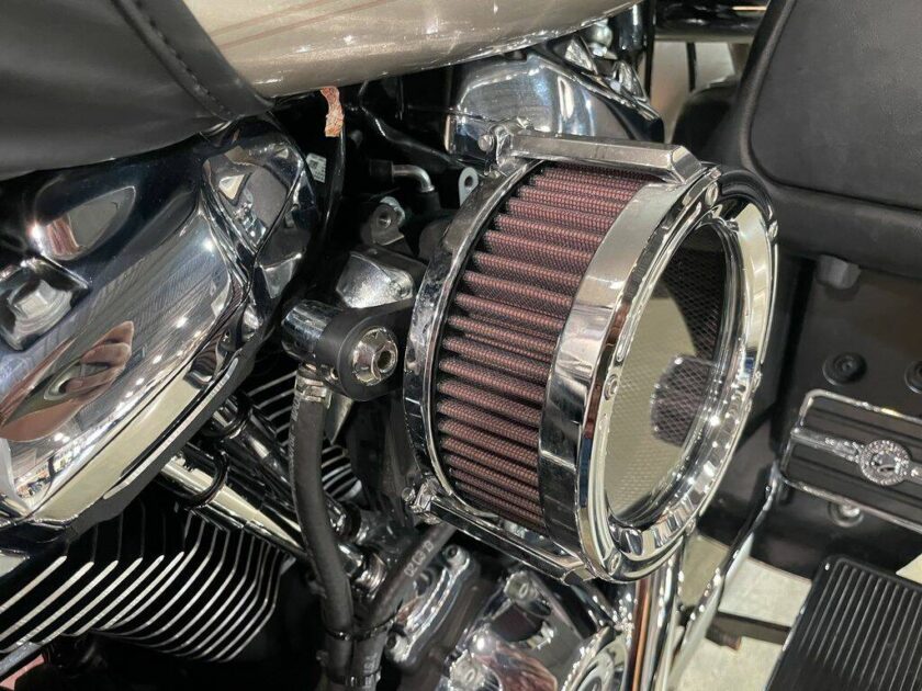 2018 Harley-Davidson® FLHTCU - Electra Glide® Ultra Classic® - Image 12