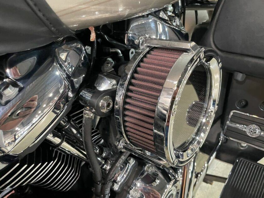 2018 Harley-Davidson® FLHTCU - Electra Glide® Ultra Classic® - Image 13