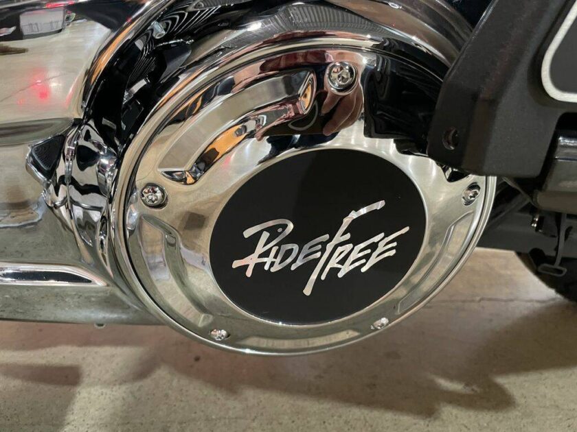 2018 Harley-Davidson® FLHTCU - Electra Glide® Ultra Classic® - Image 25