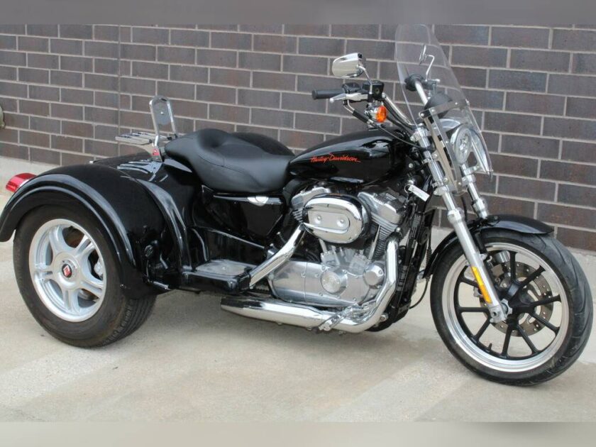 2011 Harley-Davidson® XL883L - Sportster® SuperLow®