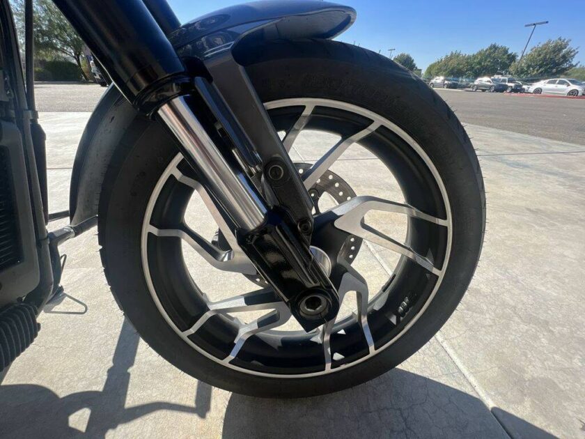 2021 Harley-Davidson® FLSB - Sport Glide - Image 3