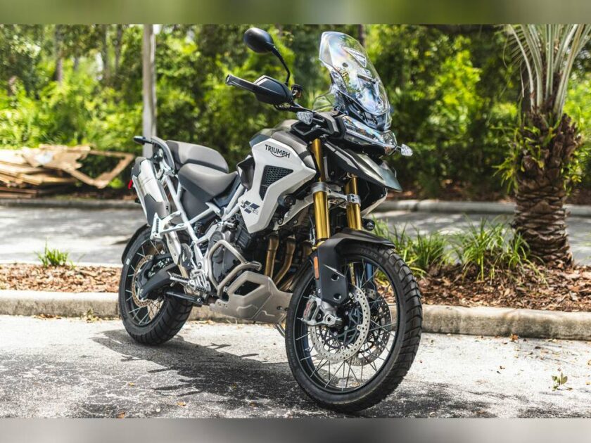 2023 Triumph Tiger 1200 Rally Pro Matte Khaki Green - Image 15