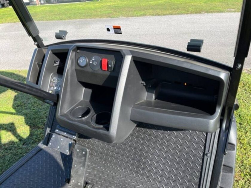 2024 Cushman Hauler 1200X Gas - Image 7