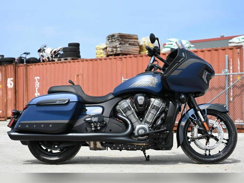 2023 Indian Motorcycle Challenger Elite Sapphire Blue Smoke