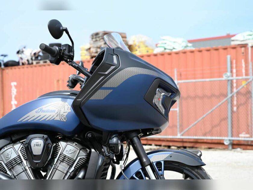 2023 Indian Motorcycle Challenger Elite Sapphire Blue Smoke - Image 5