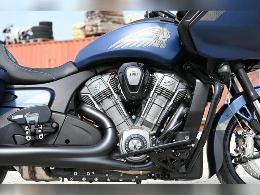 2023 Indian Motorcycle Challenger Elite Sapphire Blue Smoke - Image 3