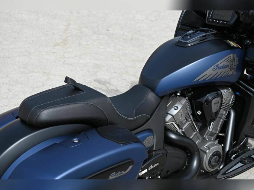 2023 Indian Motorcycle Challenger Elite Sapphire Blue Smoke - Image 10