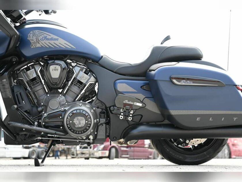 2023 Indian Motorcycle Challenger Elite Sapphire Blue Smoke - Image 23