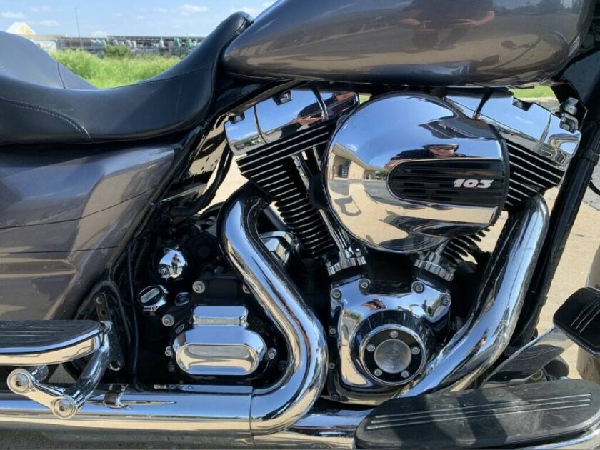 2014 Harley-Davidson® Street Glide® Special - Image 9