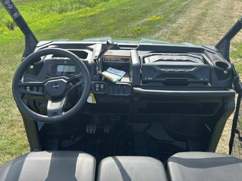 2023 Can-Am Defender MAX DPS HD7 Tundra Green - Image 13