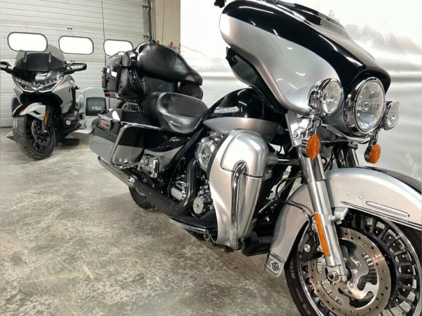 2012 Harley-Davidson FLHTK Ultra Limited - Image 8