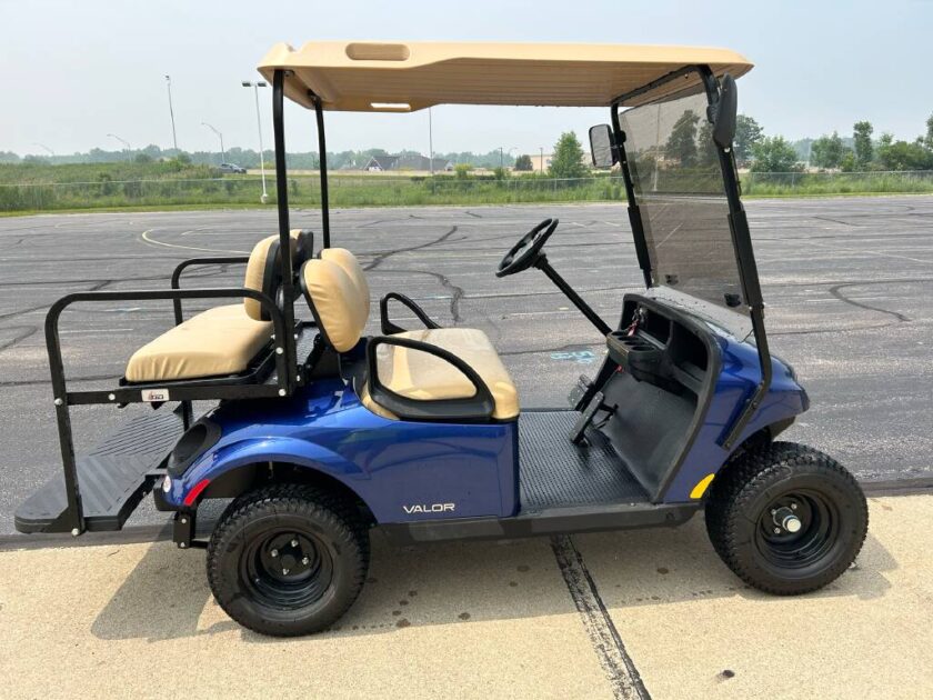 2022 E-Z-Go Valor 4 Gas - Image 4