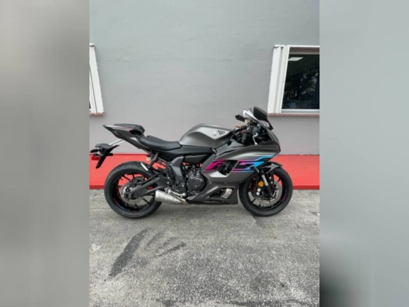 2024 Yamaha YZF-R7 - Image 3