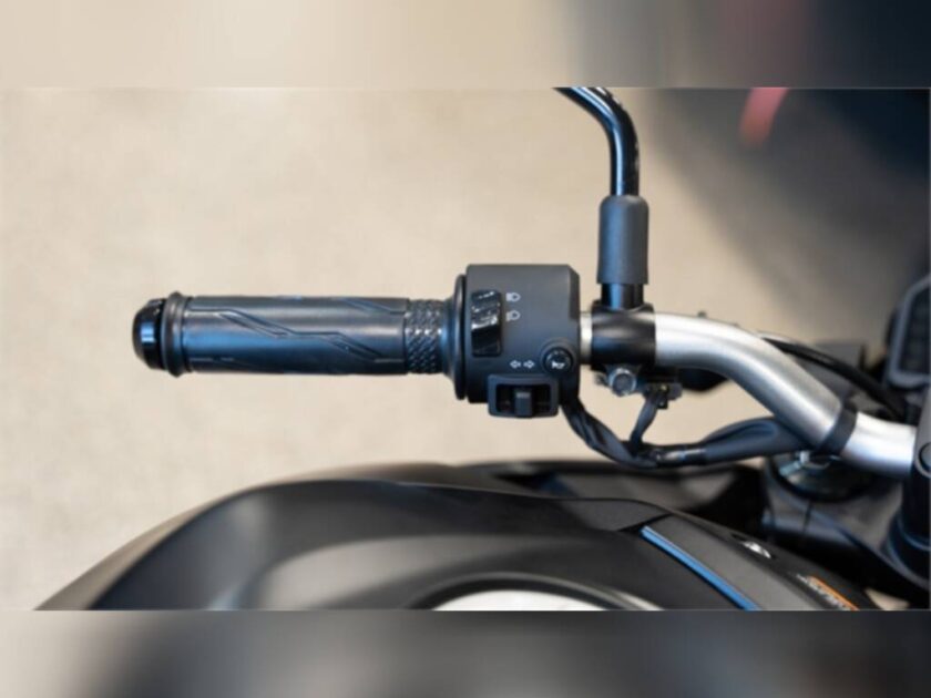 2023 Yamaha MT-03 - Image 12