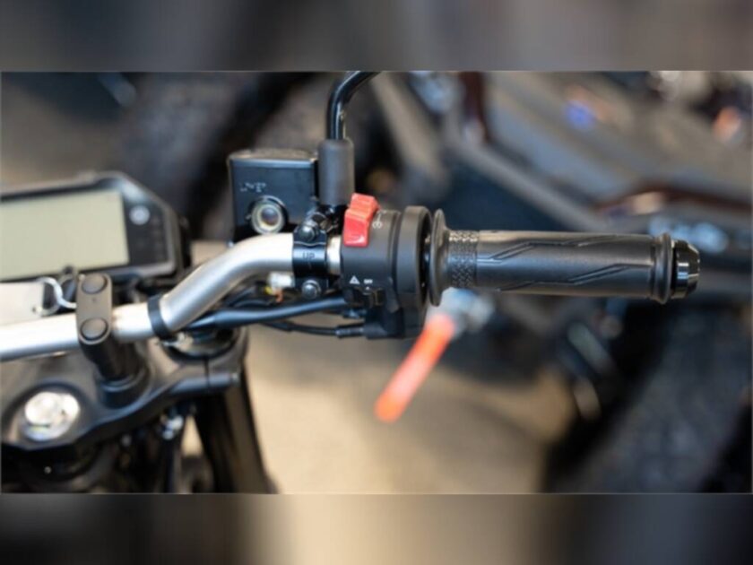 2023 Yamaha MT-03 - Image 13