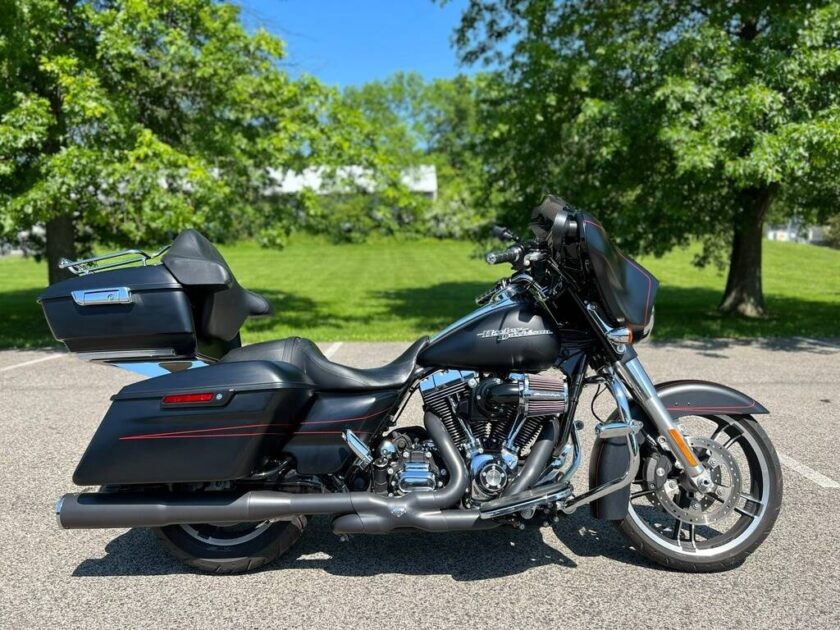 2014 Harley-Davidson Touring Street Glide Special - Image 2
