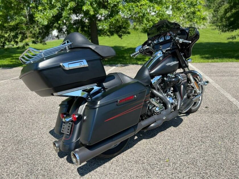 2014 Harley-Davidson Touring Street Glide Special - Image 3