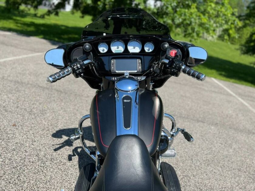 2014 Harley-Davidson Touring Street Glide Special - Image 16
